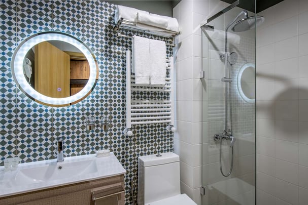 Best Western Gudauri Guest Bathroom