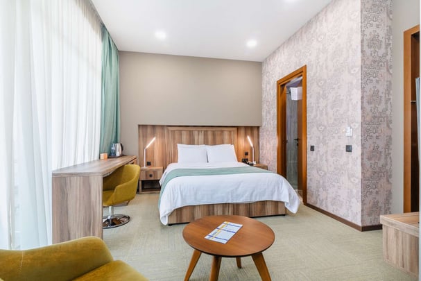 Standard Queen Size Room