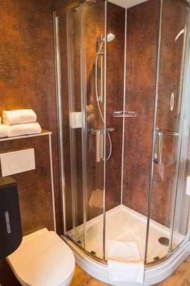 Deluxedoublebathroom