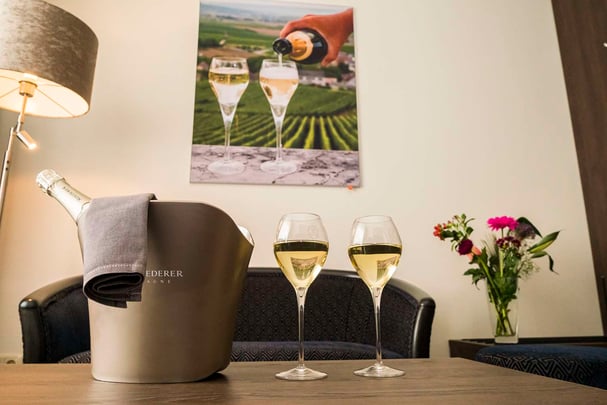 royaljuniorsuitechampagne