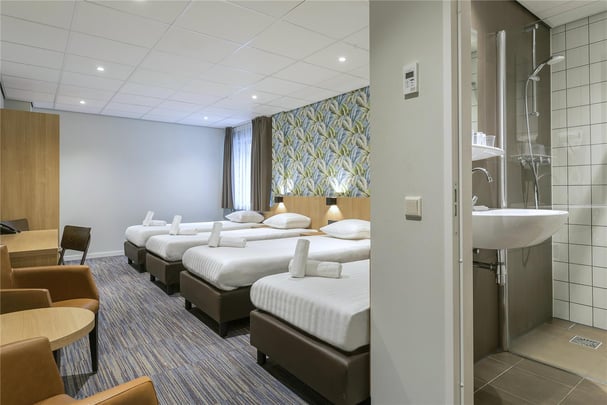 BW Amsterdam quad room