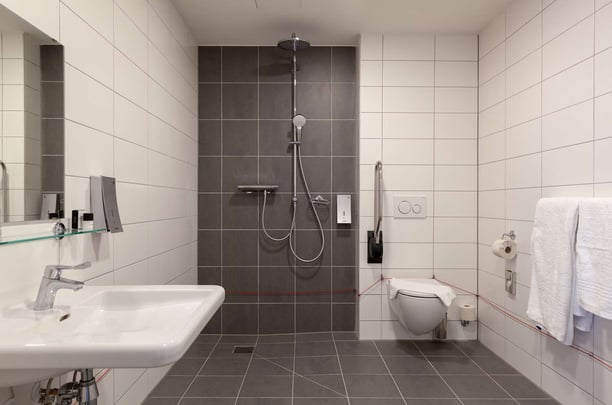 Best Western Plus Amstelveen bathroom handicapped accessible room