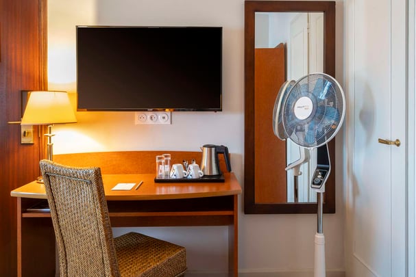 Best Western H tel de Diane C cile Langlois HD