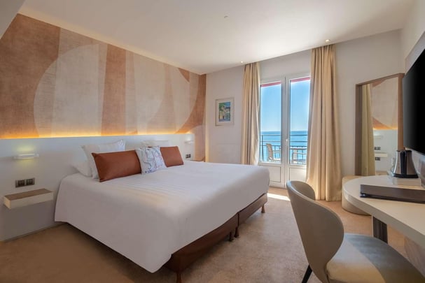 Premium Room with Sea View and Balcony