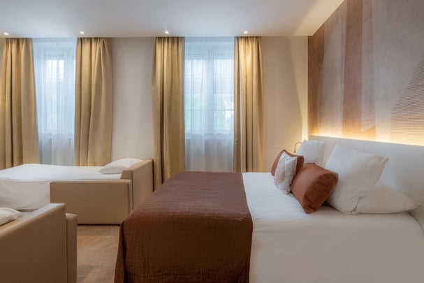 Family Room with Mountain View