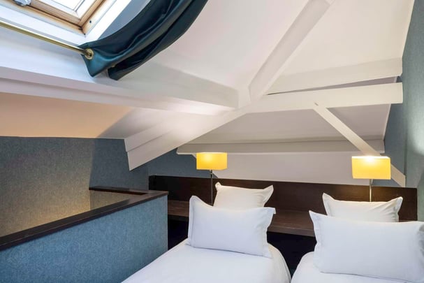 Family room 1 King size + 1 queen bed