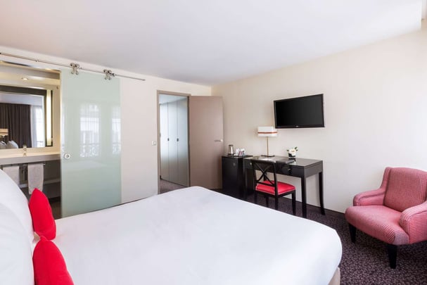 Comfort Guest Room