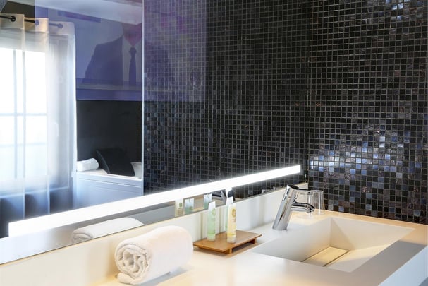 Suite Bathroom