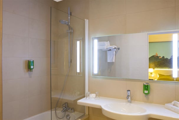 Comfort Guest Bathroom