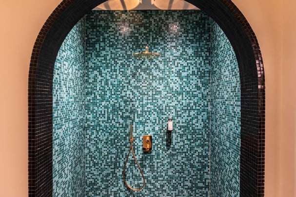 Best Western Plus Crystal Hotel and Spa Wellness Shower