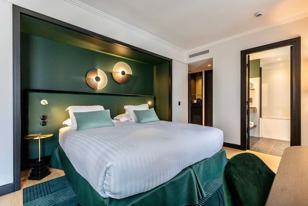 Best Western Plus Crystal Hotel and Spa Green Deluxe Room