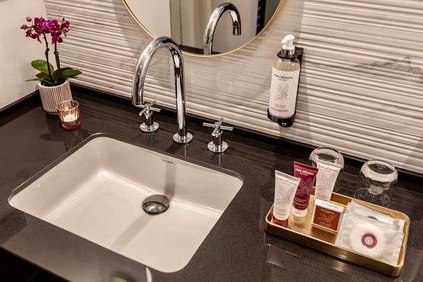 Best Western Plus Crystal Hotel and Spa Prestige Suite Detail of Bathroom