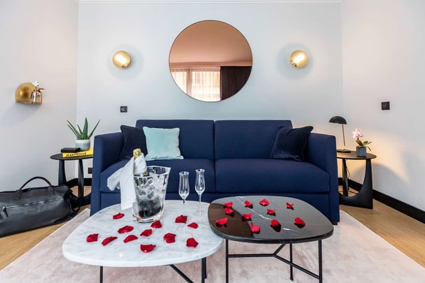Best Western Plus Crystal Hotel and Spa Prestige Suite Romantic Living Room