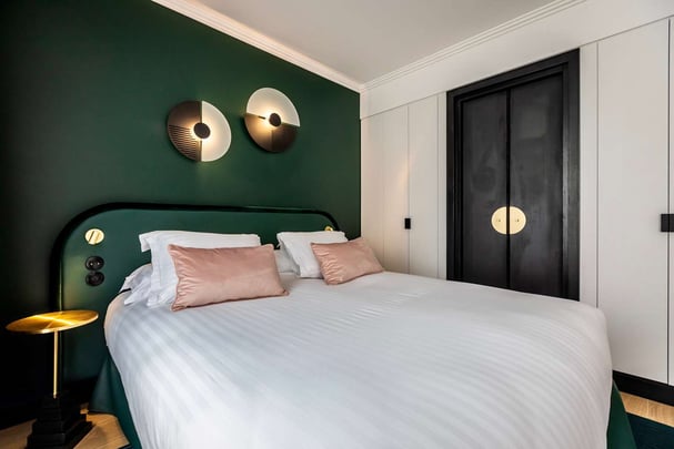 Best Western Plus Crystal Hotel and Spa Superior Green Room Bed