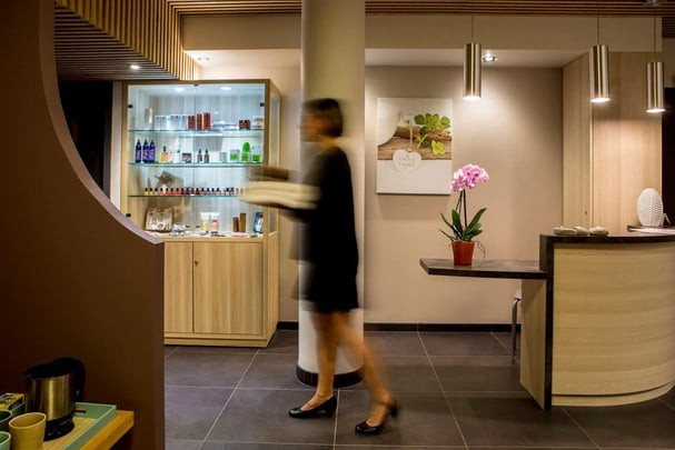 Spa - Reception & beauty shop