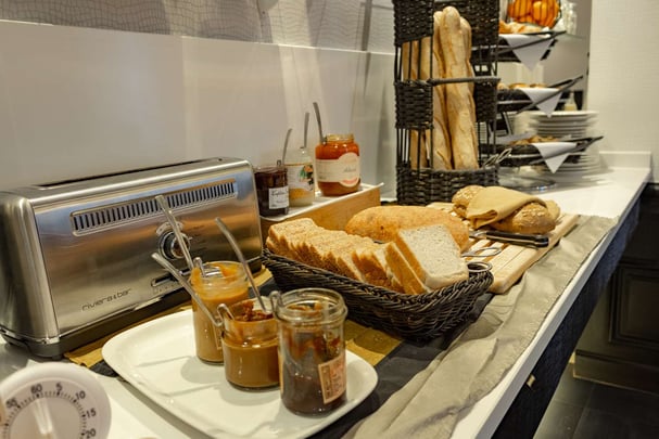 Best Western Plus Le Moderne Caen Centre PDJ BUFFET