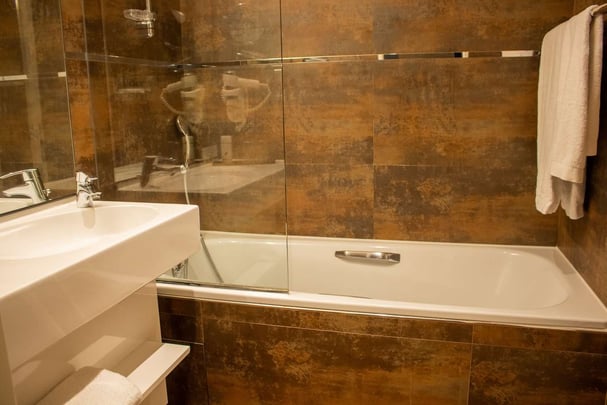 Best Western Plus Le Moderne Caen Centre SALE DE BAIN