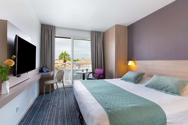 Double or Twin bedded Room - Standard with balcony - city side