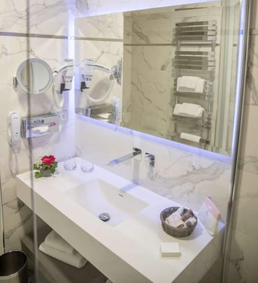 Bathroom Family Suite