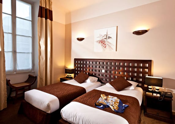 Comfort Two Twin Bed Guest Room