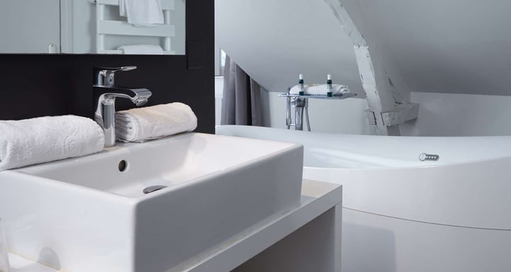 Junior suite Guest Bathroom