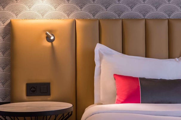 DETAILS SELECT HOTEL