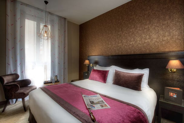 Deluxe Queen Bed Room