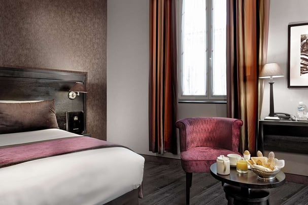 Queen Bed Junior Suite