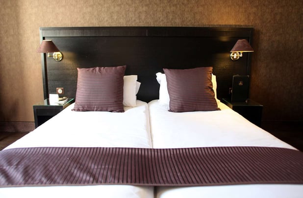 Classic Twin Bed Room