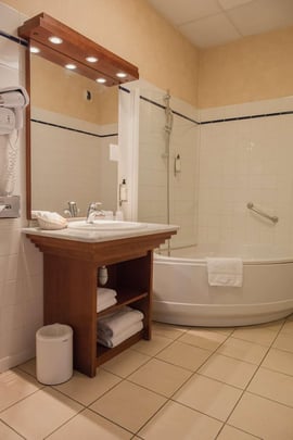 Guest Room bath