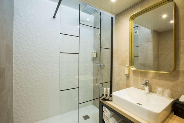 Op ra Batignolles resized