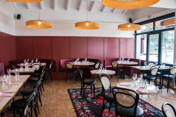 Restaurant by Georgette Forez