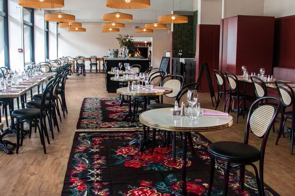 Restaurant by Georgette Forez