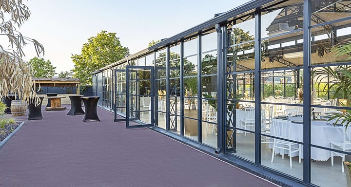 Private Beach Bar "Palm Paradise"