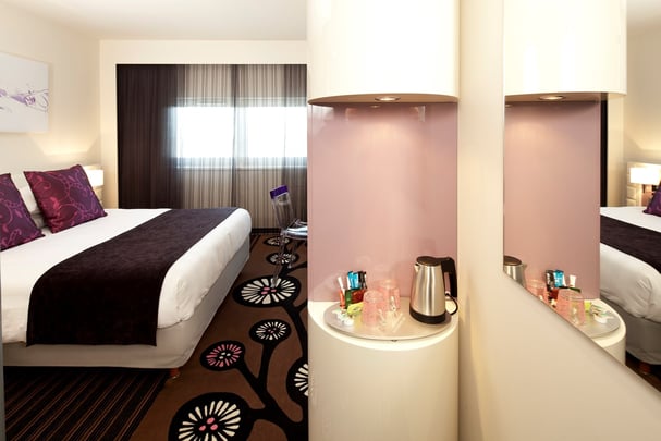 Standard Queen Bed Guest Room