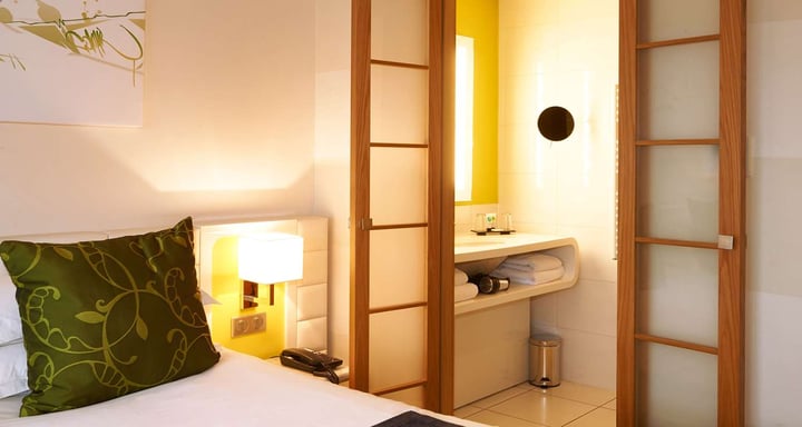 Standard Queen Bed Guest Room