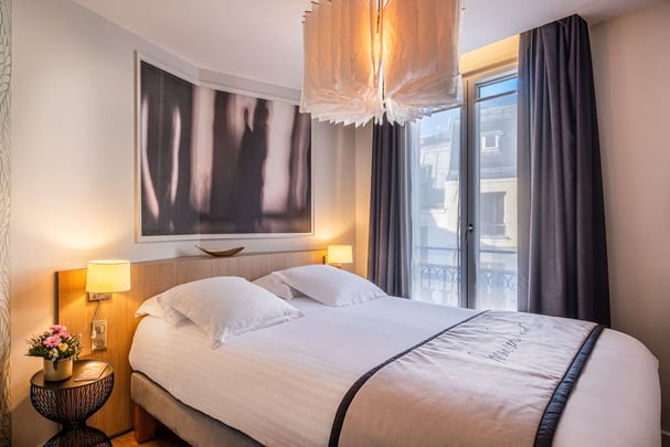 JUNIOR SUITE BED ROOM