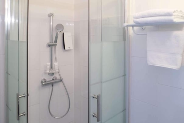 Superior Guest Bathroom