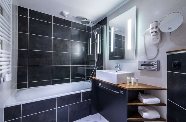 Junior Suite - Bathroom