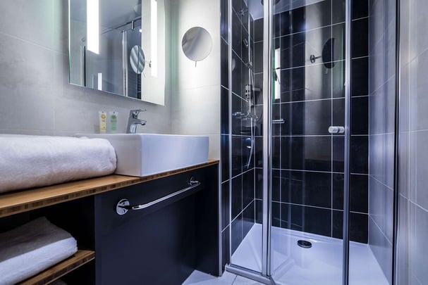 Superior Double Room - bathroom