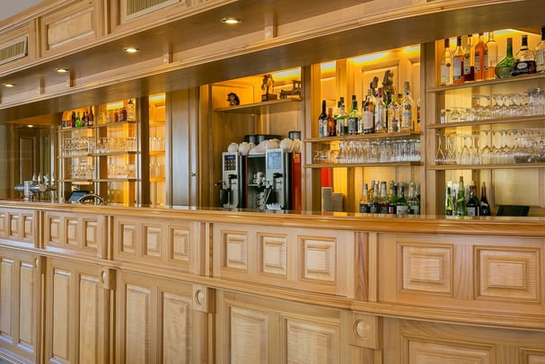 Bar - Restaurant - Lounge