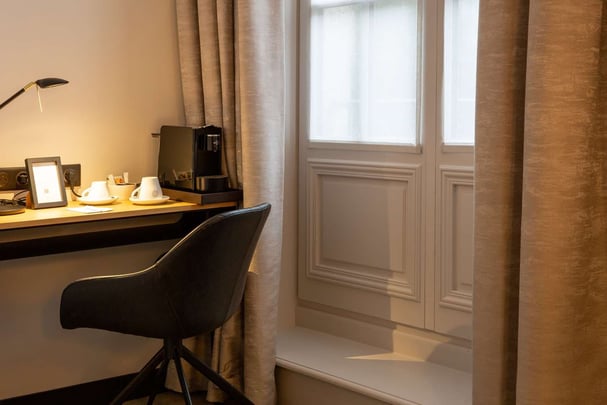 Classique Guest Room