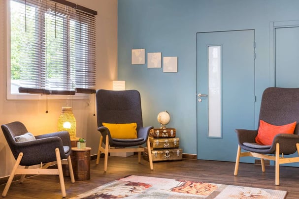 Lobby & Seating Area