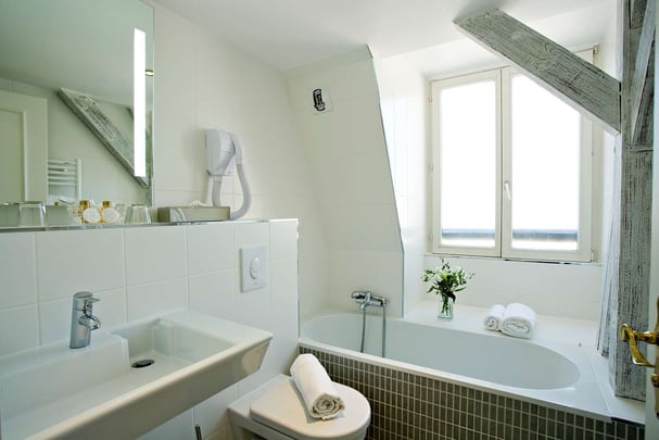 Bathroom - Larger Superior Room with Twin Beds