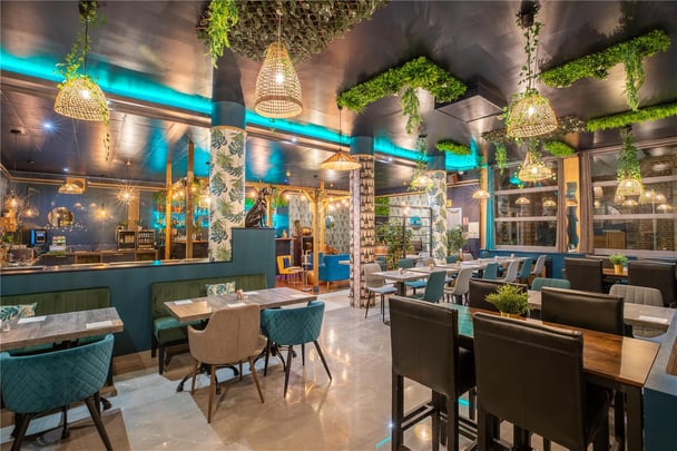 Breakfast and restaurant area