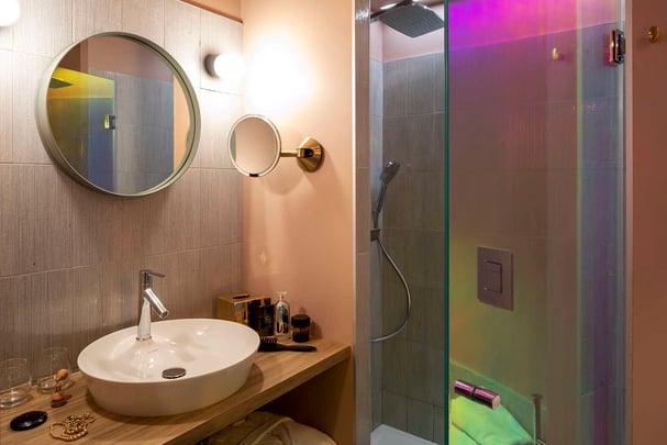 Bathroom Aiden by best western clermont ferrand