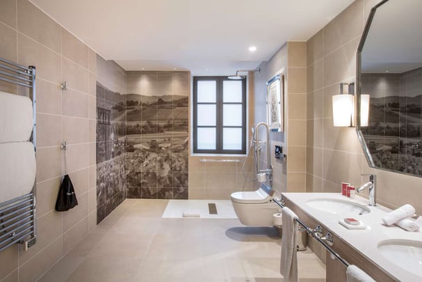 Family Room - Bathroom