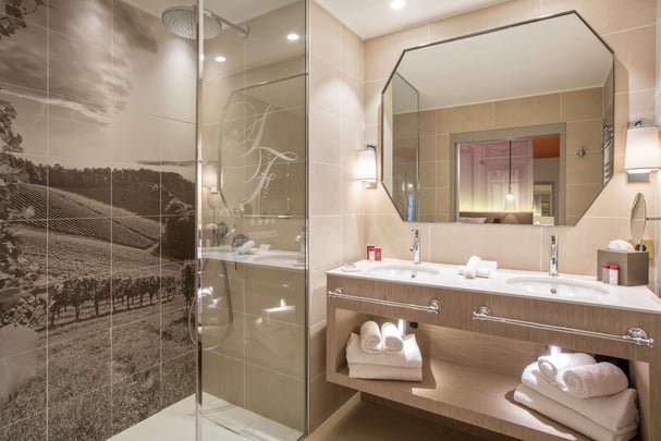 Triple Superior - Bathroom