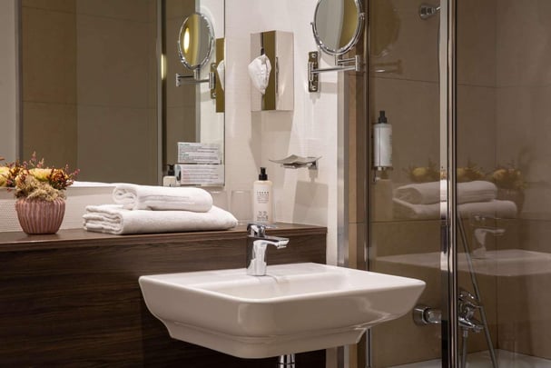 Best Western Royal Hotel Caen SALLE DE BAIN