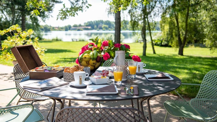 Breakfast on the Terrace